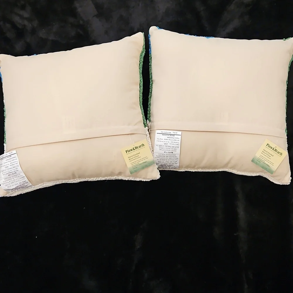 NWT Plow & Hearth Holiday Labrador Dog Wool Throw Pillows - Set Of 2 - Picture 2 of 11
